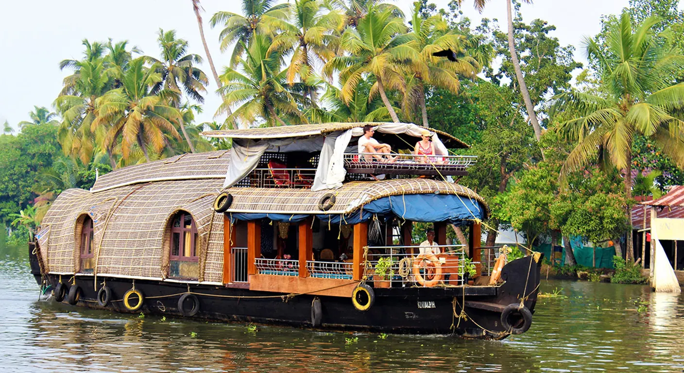 houseboats-in-alleppey